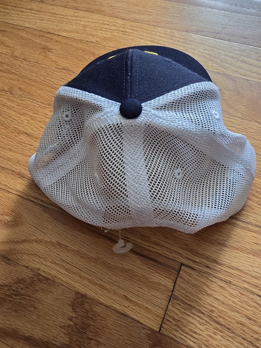 Top Of The World Notre Dame White/Navy Blue Mesh Trucker Hat - Picture 4 of 4